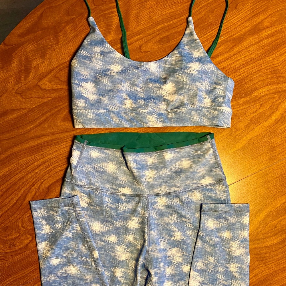 Allfenix Leggings and Bra Blue and White Patterned Exercise Set Sz M